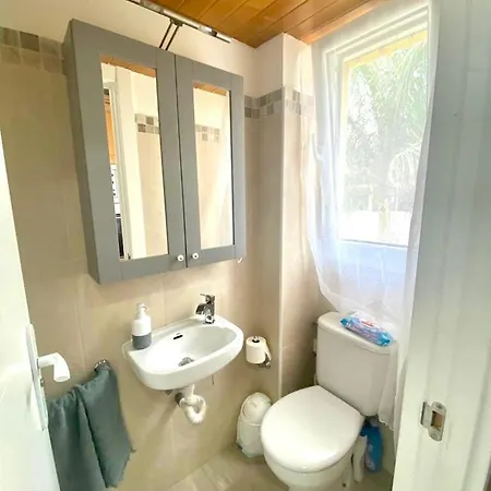 En Ciudad Jardin Apartment